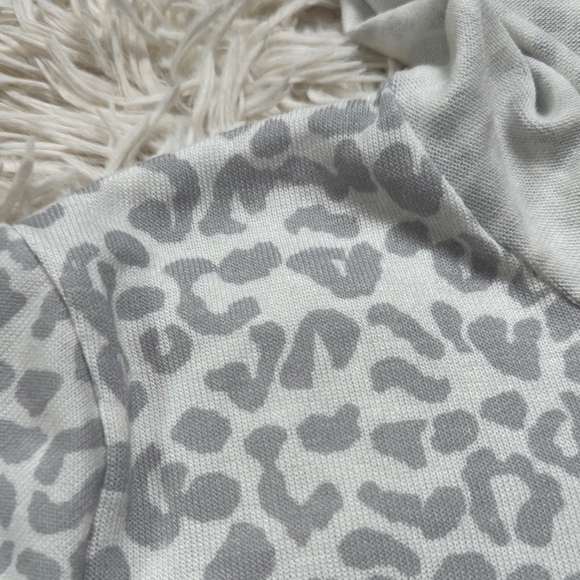 Magnolia Boutique Leopard Funnel Neck Tunic 💗 Gray & Ivory - Picture 8 of 15
